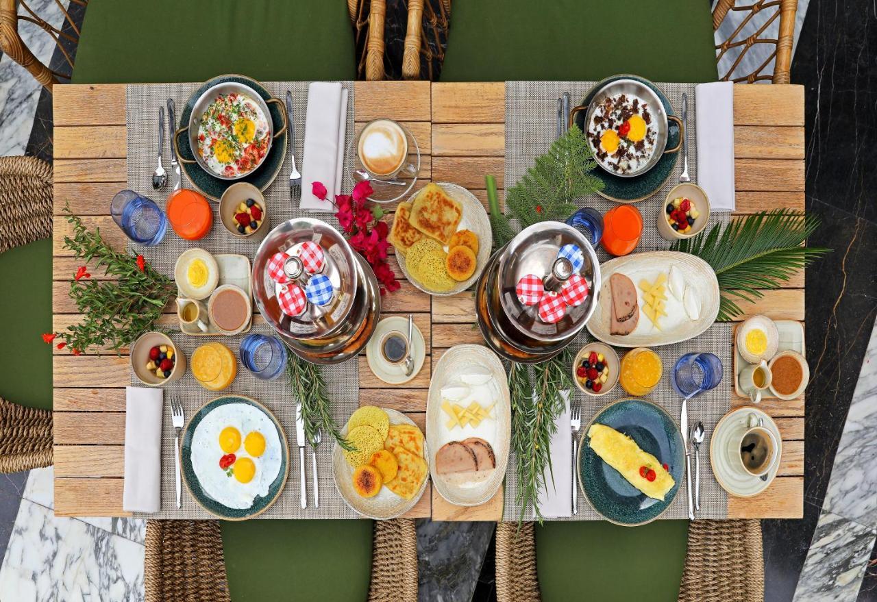 Hotel Jadali & Spa Marrakesh Ngoại thất bức ảnh A typical breakfast table