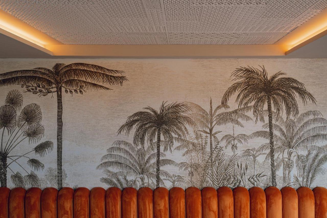 Hotel Jadali & Spa Marrakesh Ngoại thất bức ảnh Palm trees on the wall of the lobby